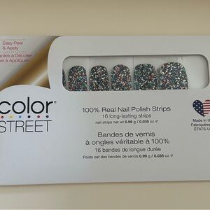 Color Street Broadway Glimmer Nail Strips